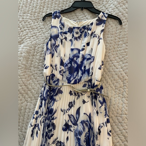 Eliza J Floral Maxi Dress - Picture 7 of 10